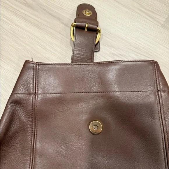Coach vintage Brown Leather buckle Sling backpack - Picture 2 of 10